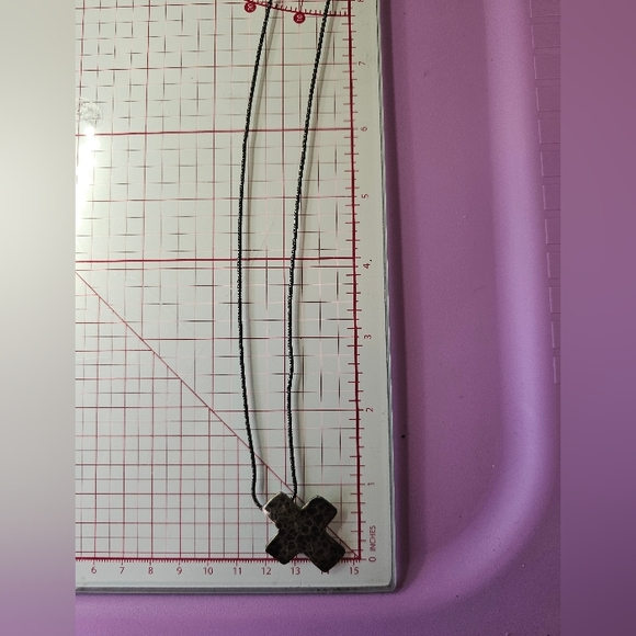 Silpada Hammered Cross Necklace 925 - Picture 9 of 10